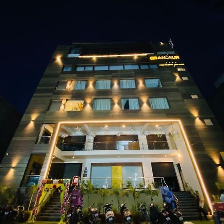 Hotel Ss Grandeur Лакхнау Экстерьер фото
