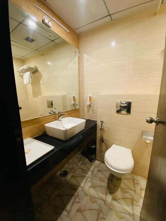 Hotel Ss Grandeur Лакхнау Экстерьер фото