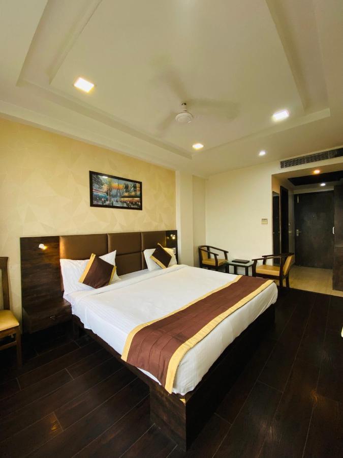 Hotel Ss Grandeur Лакхнау Экстерьер фото