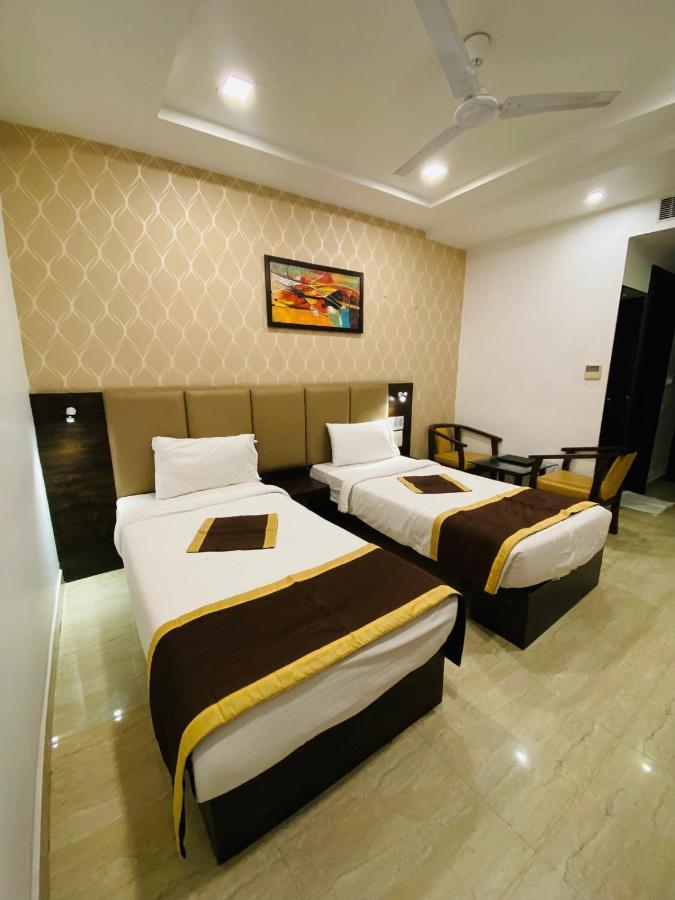 Hotel Ss Grandeur Лакхнау Экстерьер фото